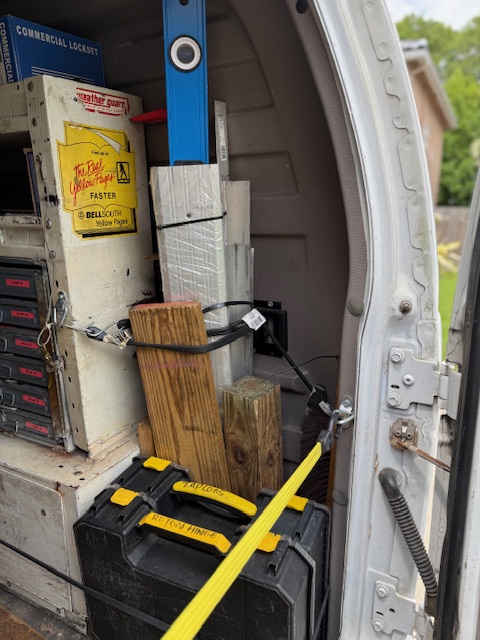 Used 2001 Ford E-250 and Econoline 250 RWD image 11