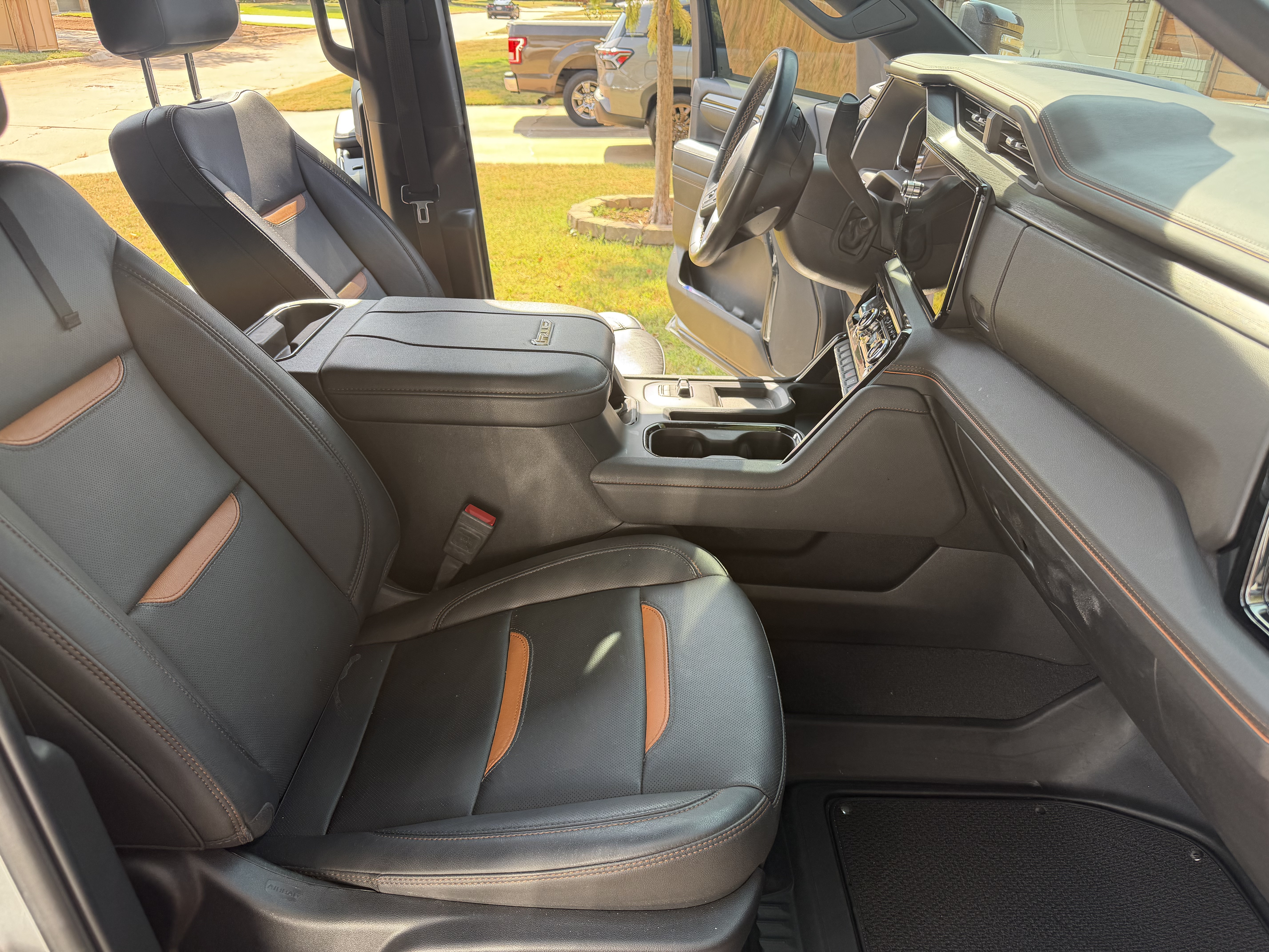 Used 2024 GMC Sierra 2500 AT4 w/ AT4 Premium Plus Package AWD/4WD image 14