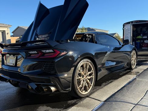 Used 2024 Chevrolet Corvette Stingray Premium Conv w/ Z51 Performance Package image 8