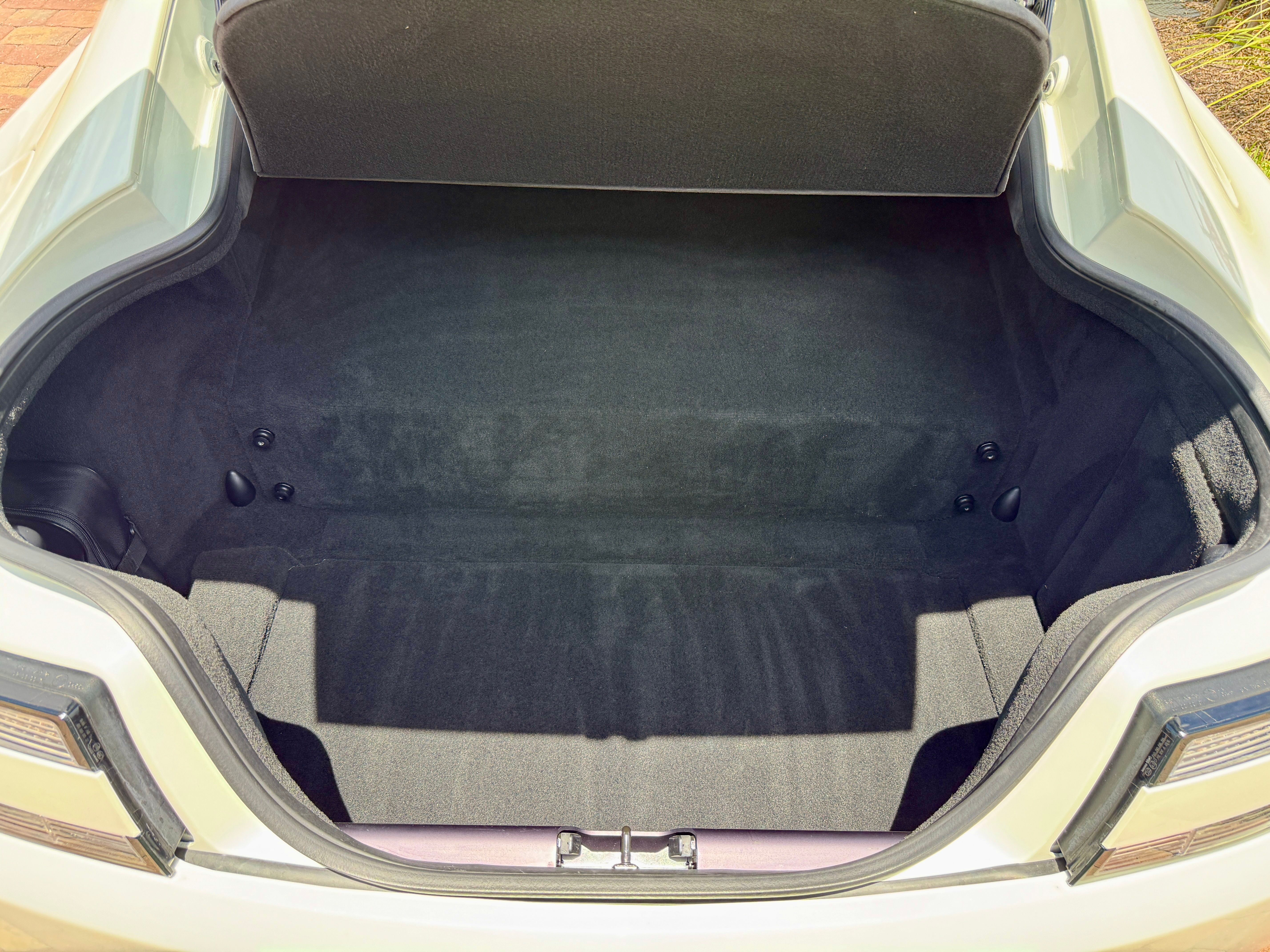 Used 2017 Aston Martin V12 Vantage S RWD image 27
