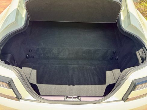 Used 2017 Aston Martin V12 Vantage S RWD image 27