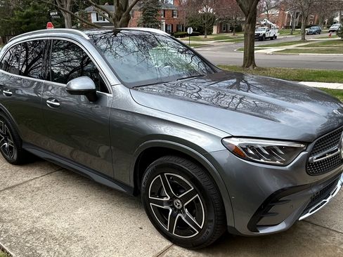 Used 2023 Mercedes-Benz GLC 300 4MATIC image 9