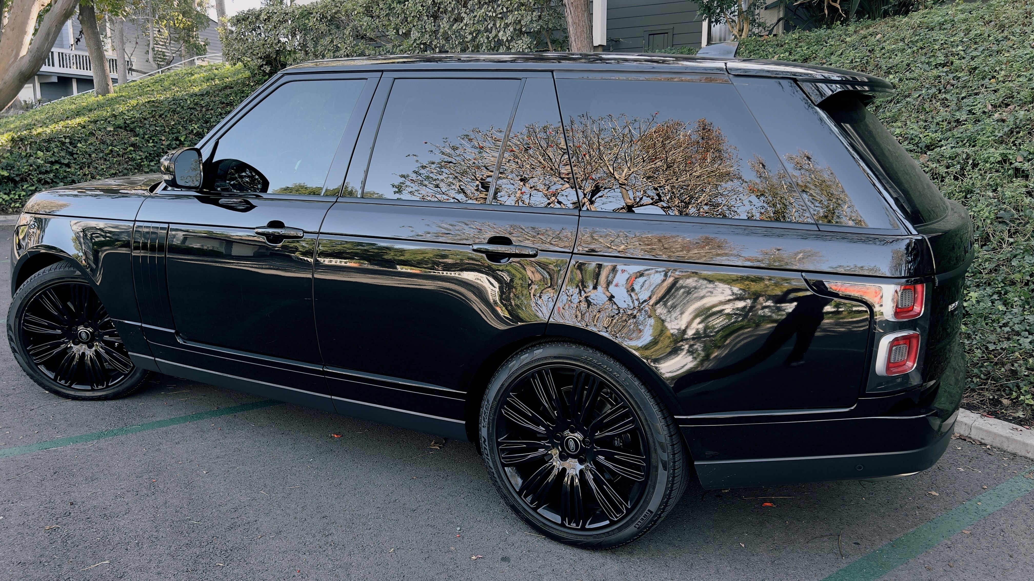 Used 2022 Land Rover Range Rover P525 Westminster Edition AWD/4WD image 2