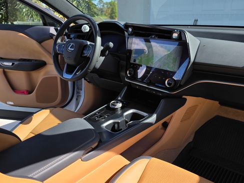 Used 2024 Lexus RZ 300e Premium image 15