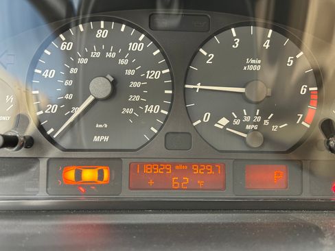 Used 2000 BMW 323ci Convertible image 10