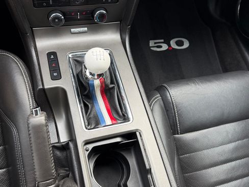 Used 2013 Ford Mustang GT Premium w/ Comfort Pkg RWD image 10