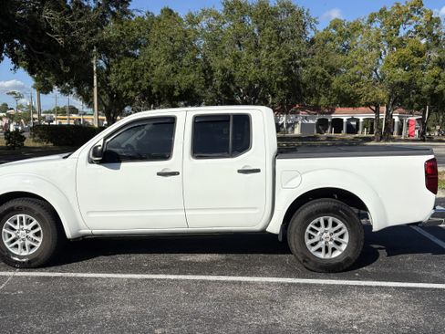 Used 2016 Nissan Frontier SV w/ SV Value Truck Package image 11