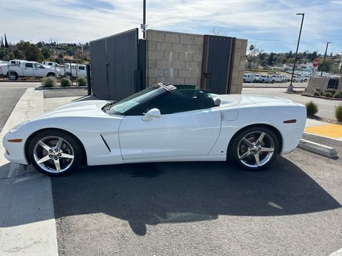 Used 2006 Chevrolet Corvette Convertible w/ Preferred Equipment Group image 7