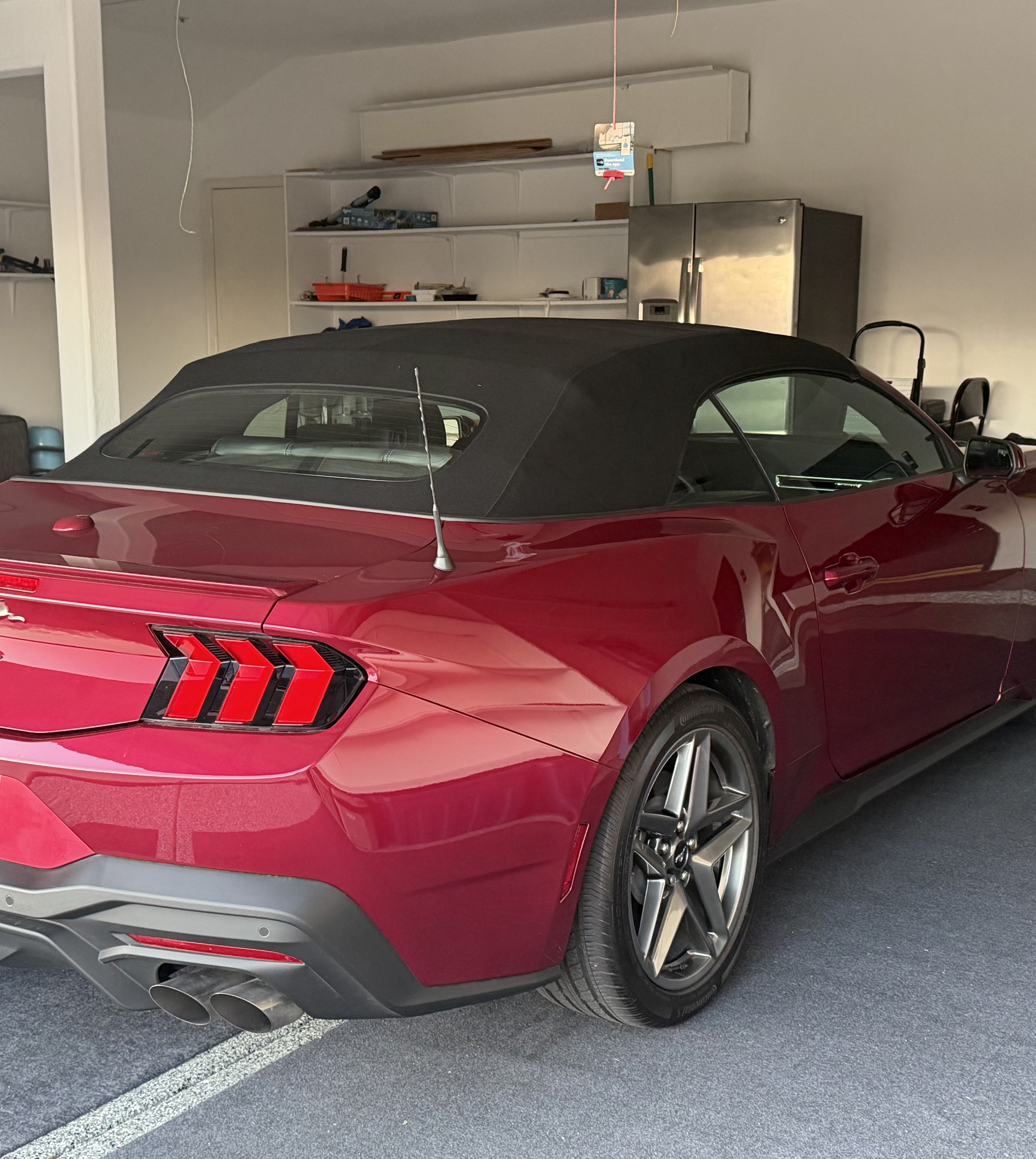 Used 2025 Ford Mustang Premium RWD image 1