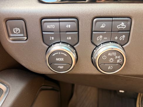 Used 2024 GMC Sierra 1500 SLT w/ X31 Off-Road Package AWD/4WD image 13