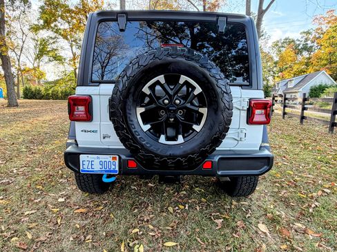 Used 2024 Jeep Wrangler Unlimited Rubicon 4xe image 10