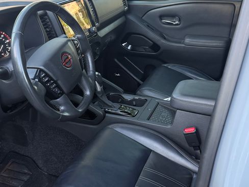 Used 2022 Nissan Frontier PRO-4X w/ Pro-4X Premium Package AWD/4WD image 5