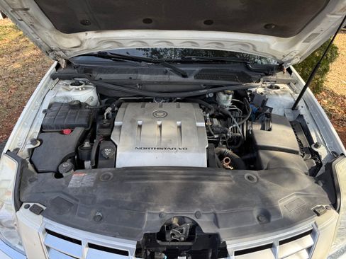 Used 2011 Cadillac DTS Luxury image 14