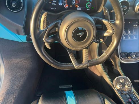 Used 2020 McLaren 570S Spider image 2