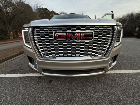 Used 2023 GMC Yukon Denali image 28