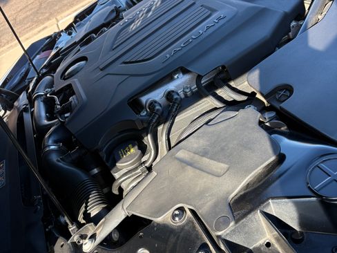 Used 2017 Jaguar F-TYPE R image 17