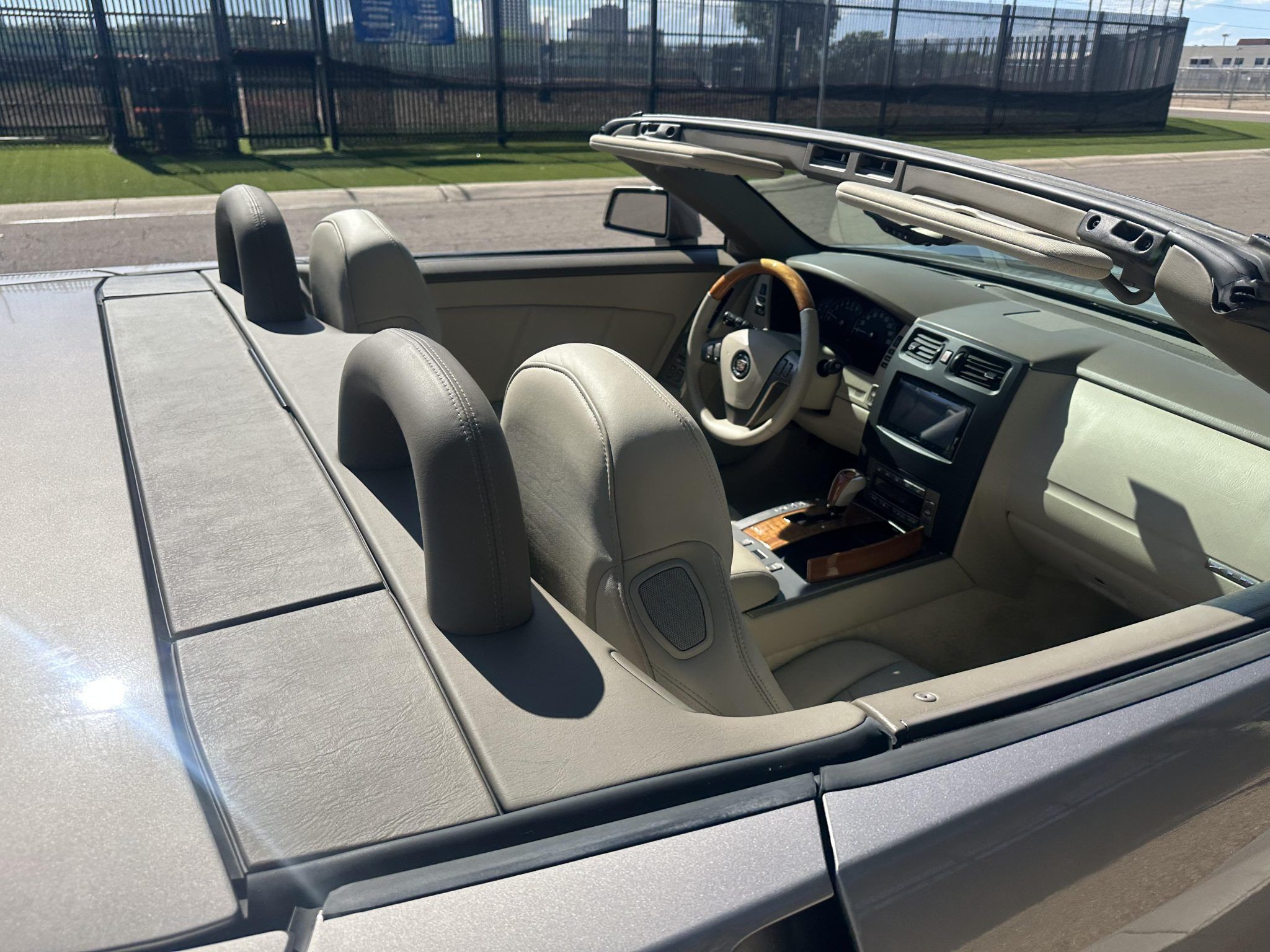 Used 2005 Cadillac XLR RWD image 9