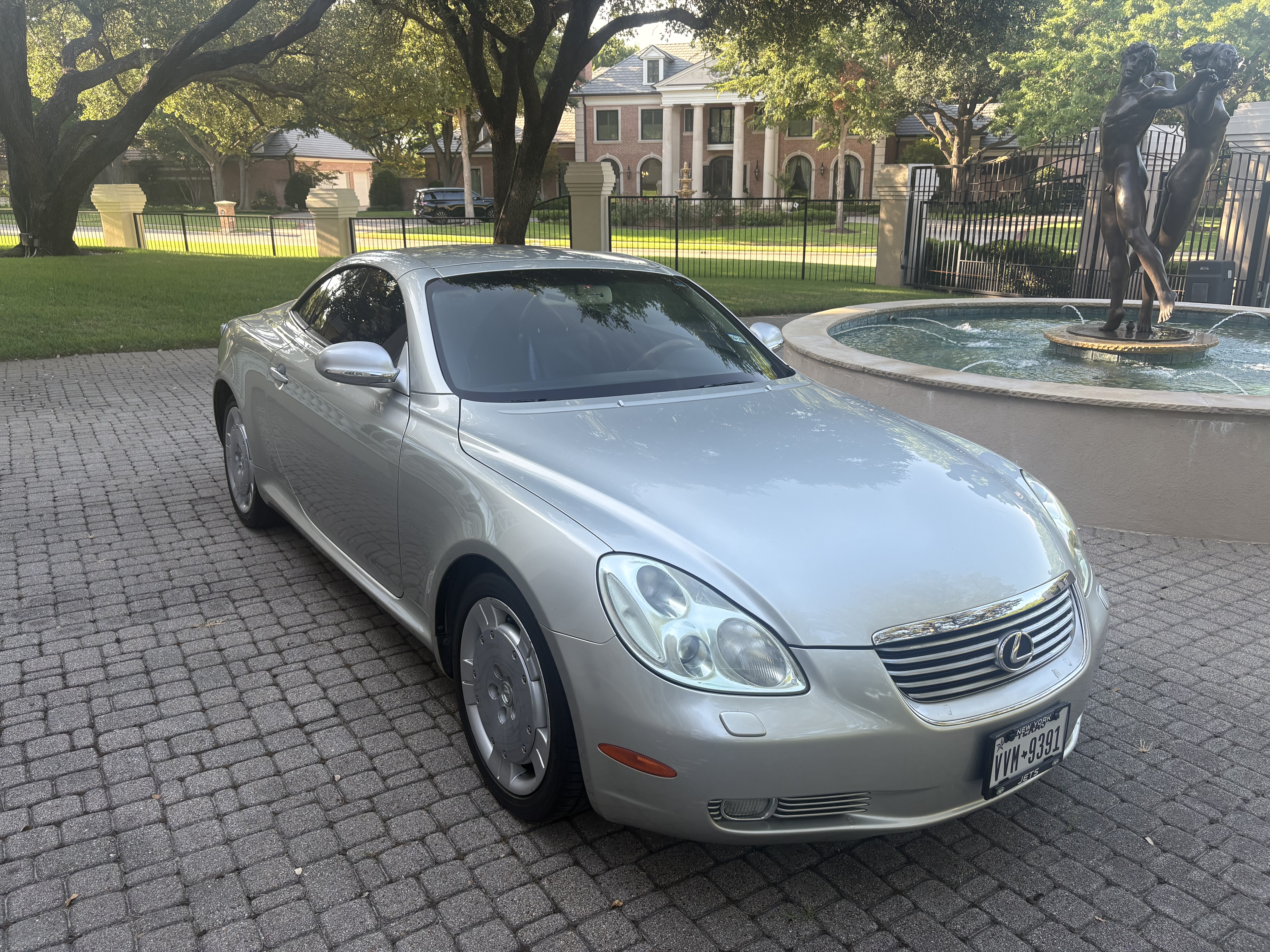 Used 2002 Lexus SC 430 Convertible RWD image 2