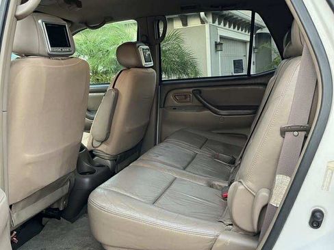 Used 2002 Toyota Sequoia SR5 image 6