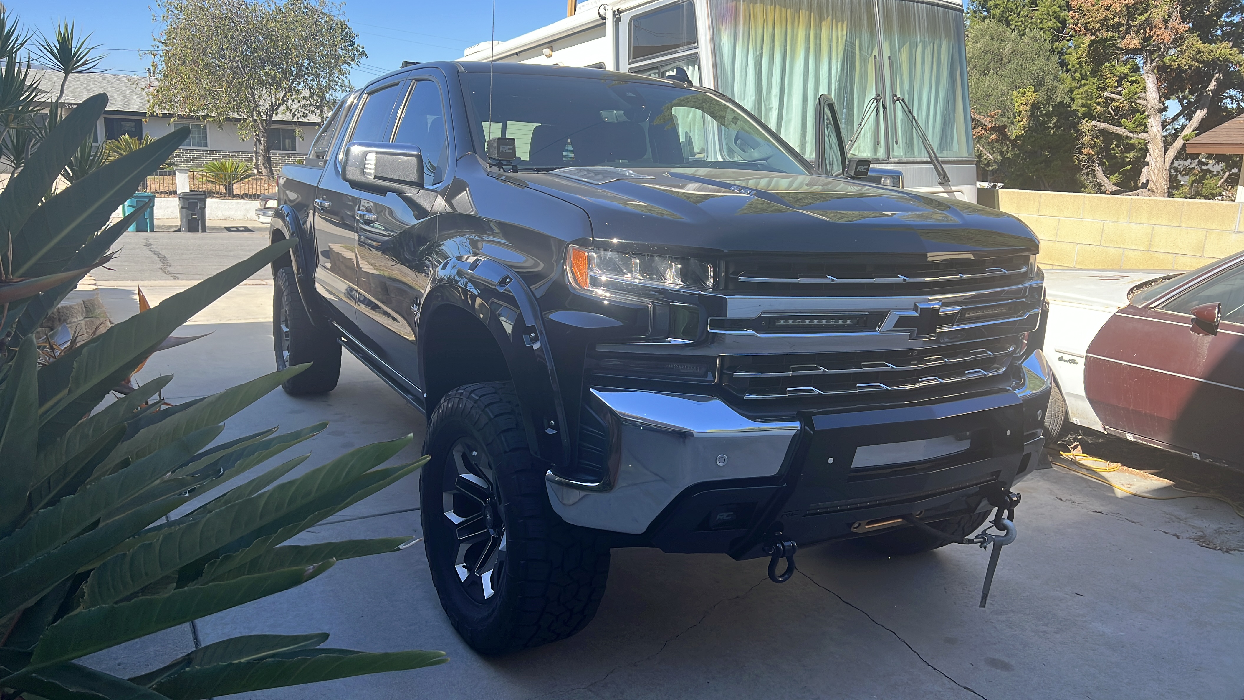 Used 2019 Chevrolet Silverado 1500 LTZ w/ LTZ Premium Package AWD/4WD image 12