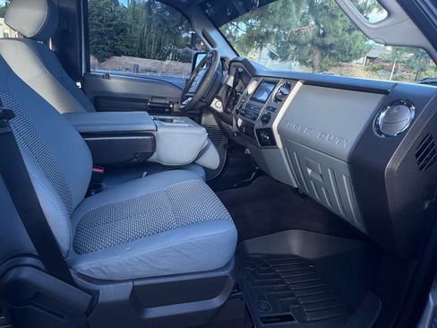 Used 2016 Ford F250 XLT AWD/4WD image 5