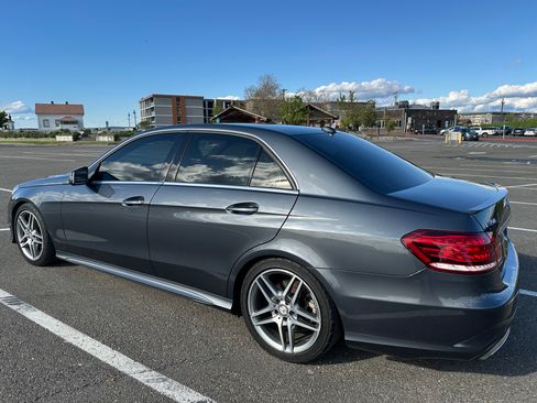 Used 2014 Mercedes-Benz E 350 4MATIC Sedan image 9