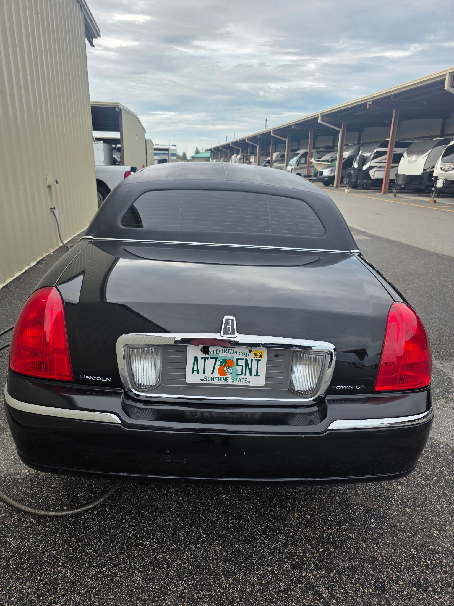 Used 2006 Lincoln Town Car Executive RWD image 12