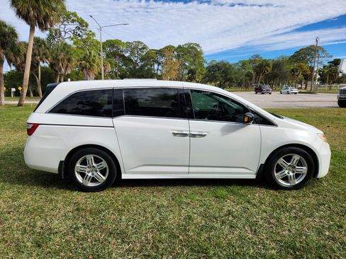 Used 2013 Honda Odyssey Touring Elite image 1