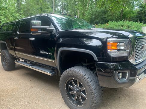 Used 2015 GMC Sierra 2500 Denali w/ Duramax Plus Package image 19