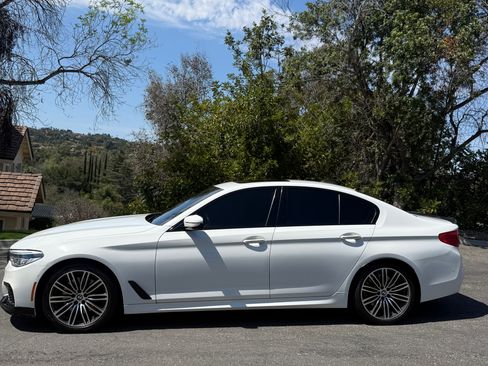 Used 2018 BMW 540i image 2