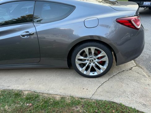 Used 2015 Hyundai Genesis 3.8 image 11