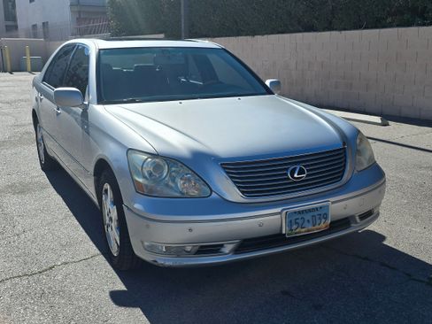 Used 2004 Lexus LS 430 image 2