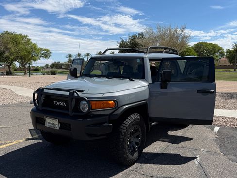 Used 2013 Toyota FJ Cruiser 4WD w/ Trail Teams Special Edition image 10