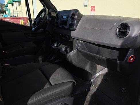 Used 2019 Mercedes-Benz Sprinter 144 image 13