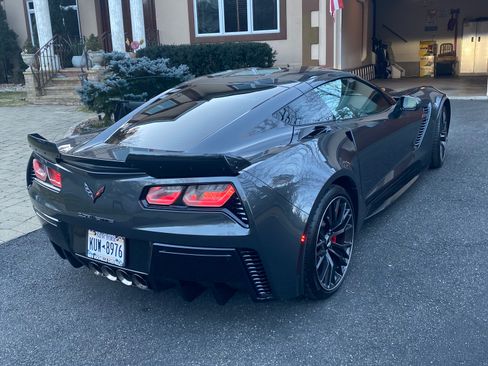 Used 2017 Chevrolet Corvette Z06 image 2