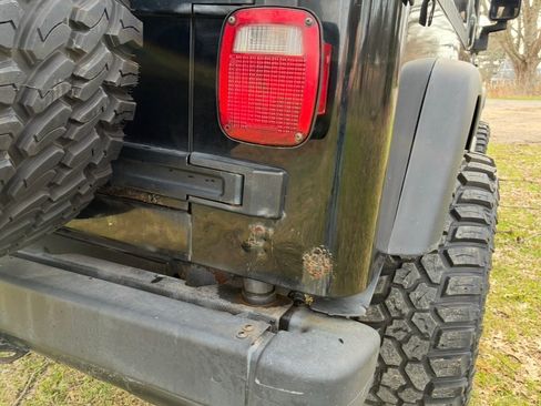Used 2005 Jeep Wrangler Unlimited AWD/4WD image 5