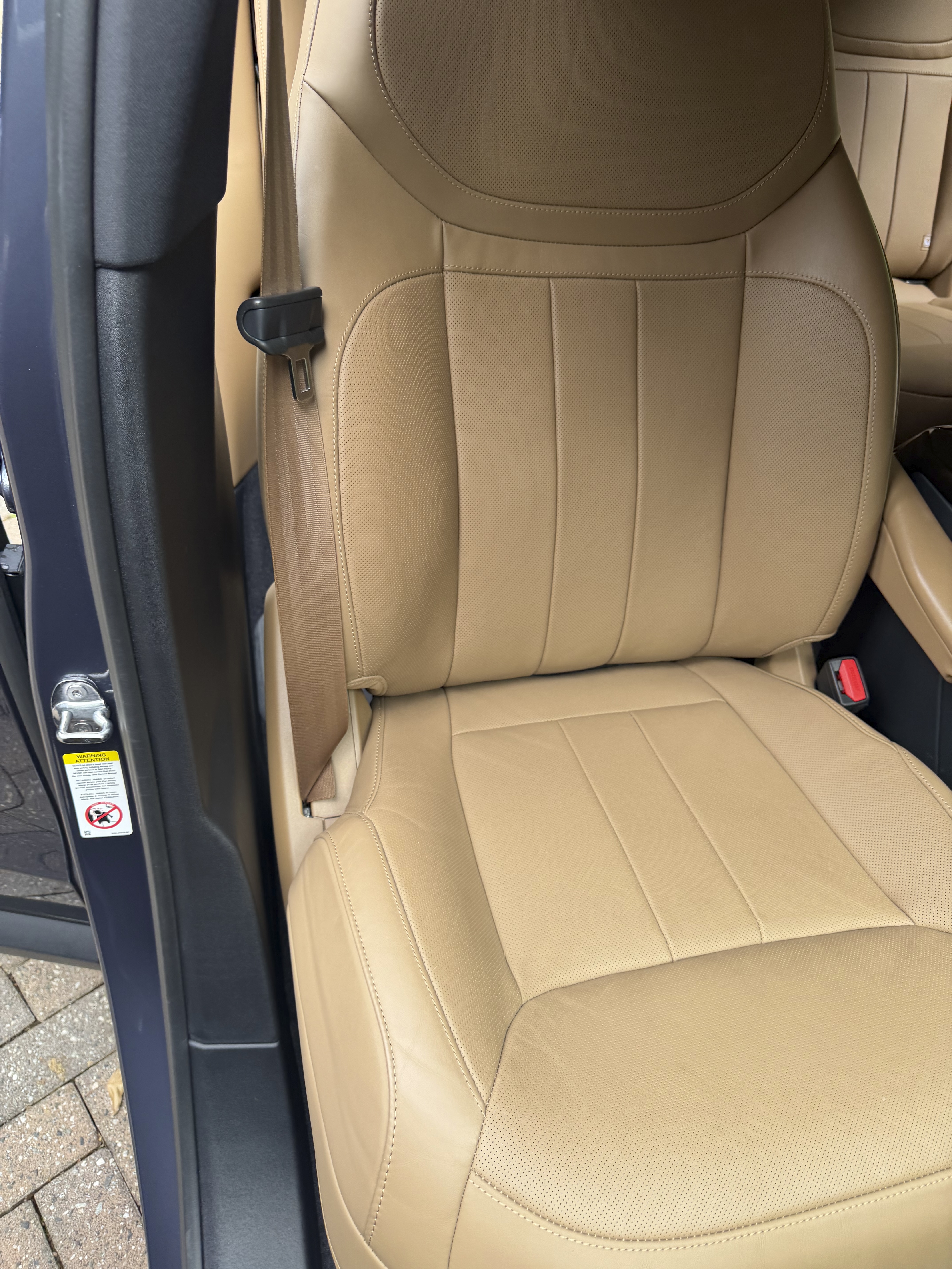 Used 2024 Land Rover Range Rover Sport SE AWD/4WD image 9