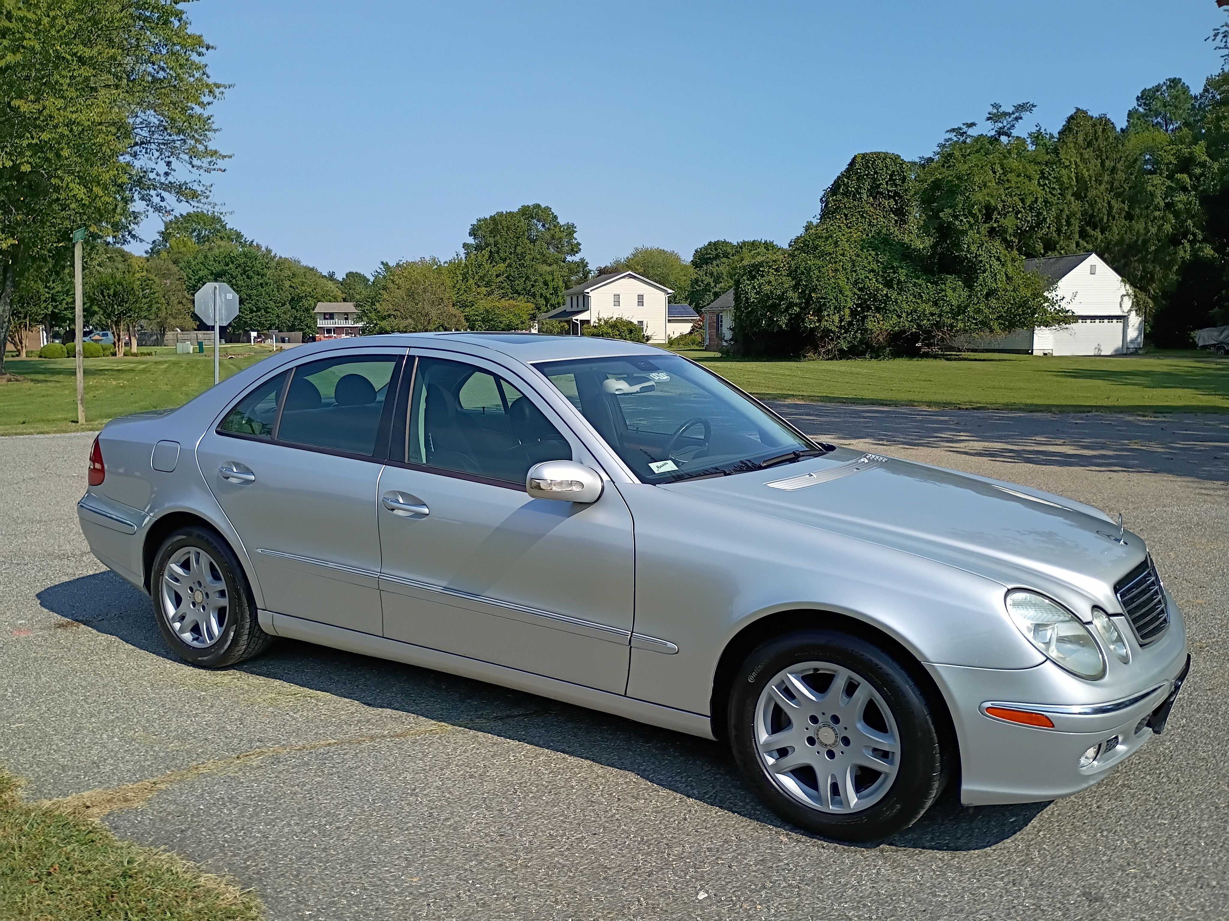 Used 2006 Mercedes-Benz E 320 CDI Sedan image 4