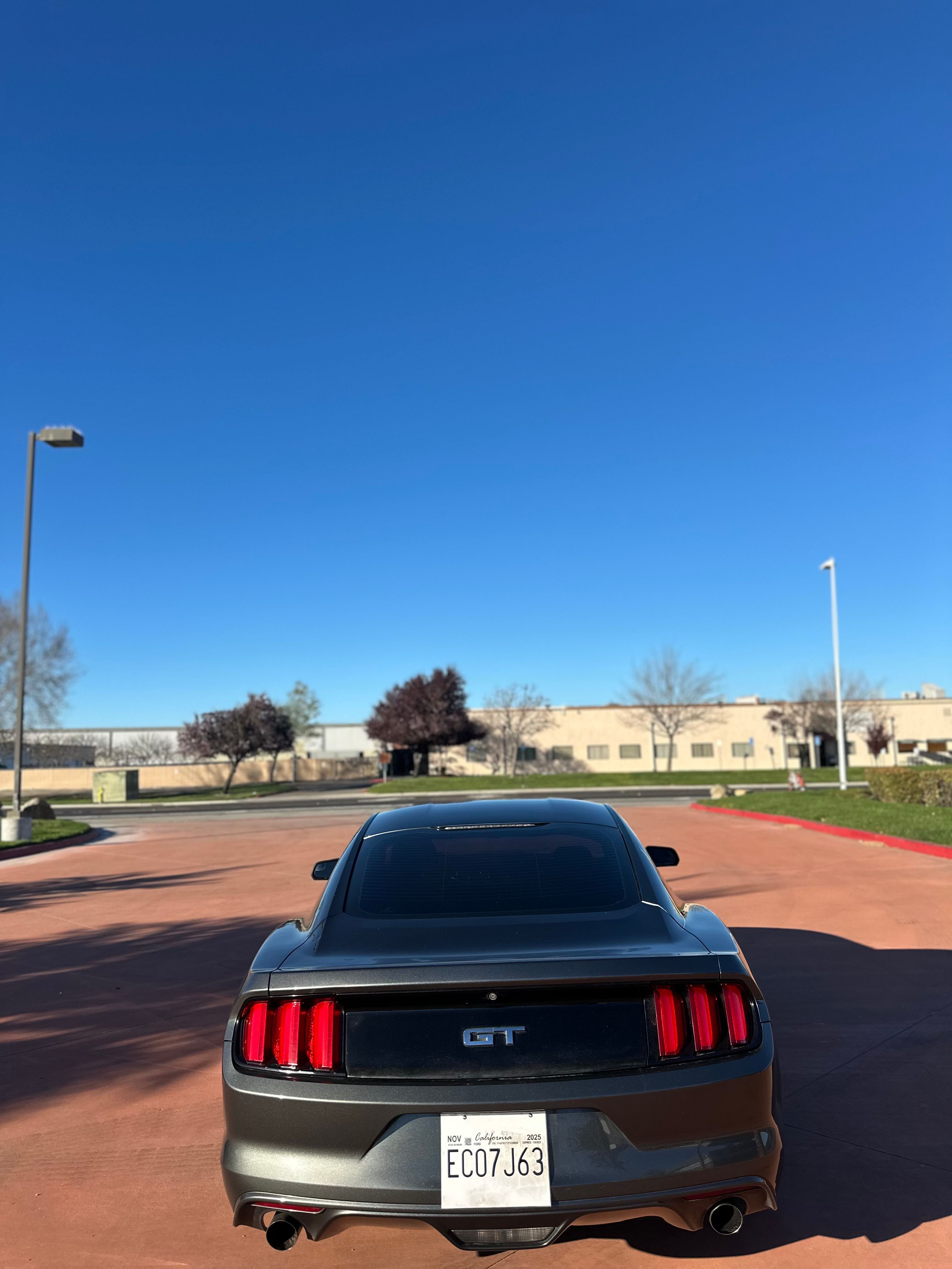 Used 2015 Ford Mustang GT RWD image 6