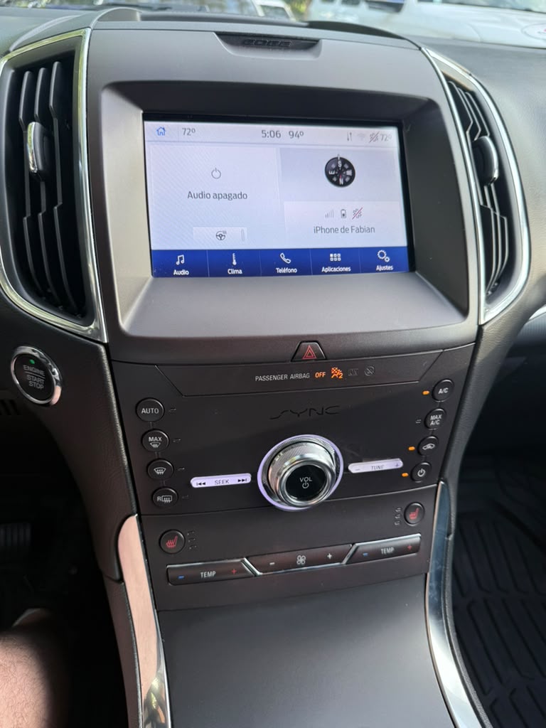 Used 2020 Ford Edge Titanium FWD image 13