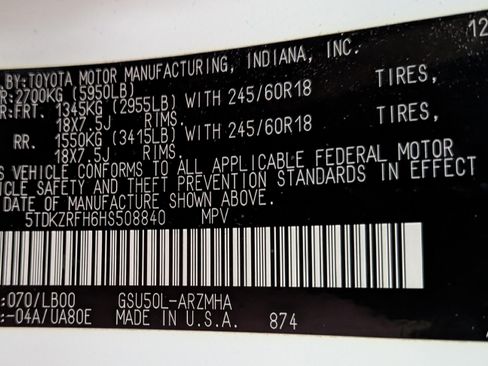 Used 2017 Toyota Highlander XLE image 25