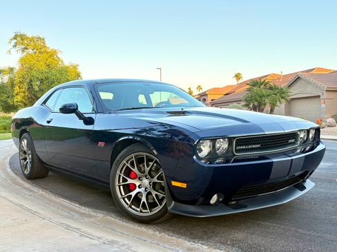 Used 2014 Dodge Challenger SRT8 w/ Harman/Kardon Audio Group image 11