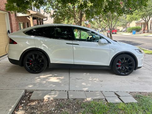 Used 2016 Tesla Model X Performance image 13