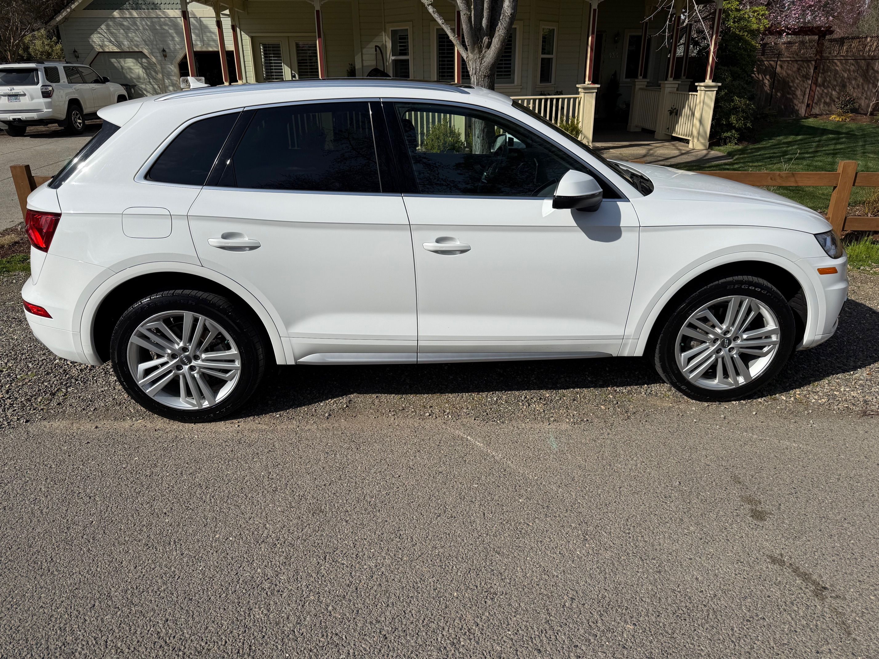 Used 2018 Audi Q5 Prestige w/ Prestige Package AWD/4WD image 2