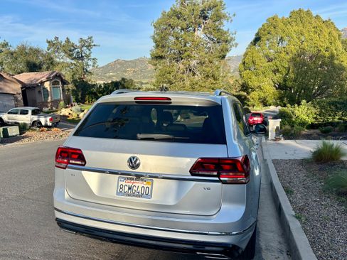 Used 2018 Volkswagen Atlas SE w/ R-Line Package image 5
