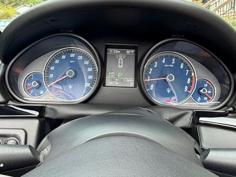 Used 2018 Maserati GranTurismo Sport RWD image 21