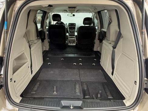 Used 2013 Dodge Grand Caravan SE image 13