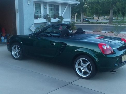 Used 2003 Toyota MR2 image 1