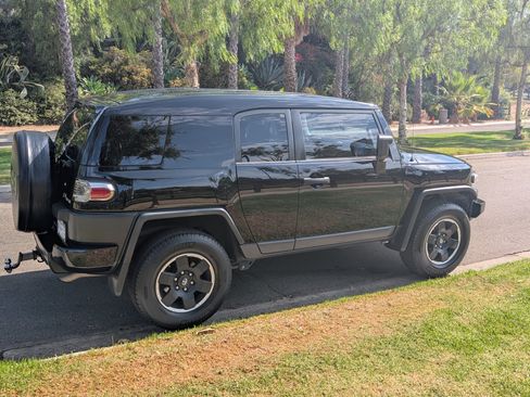 Used 2008 Toyota FJ Cruiser 2WD image 8