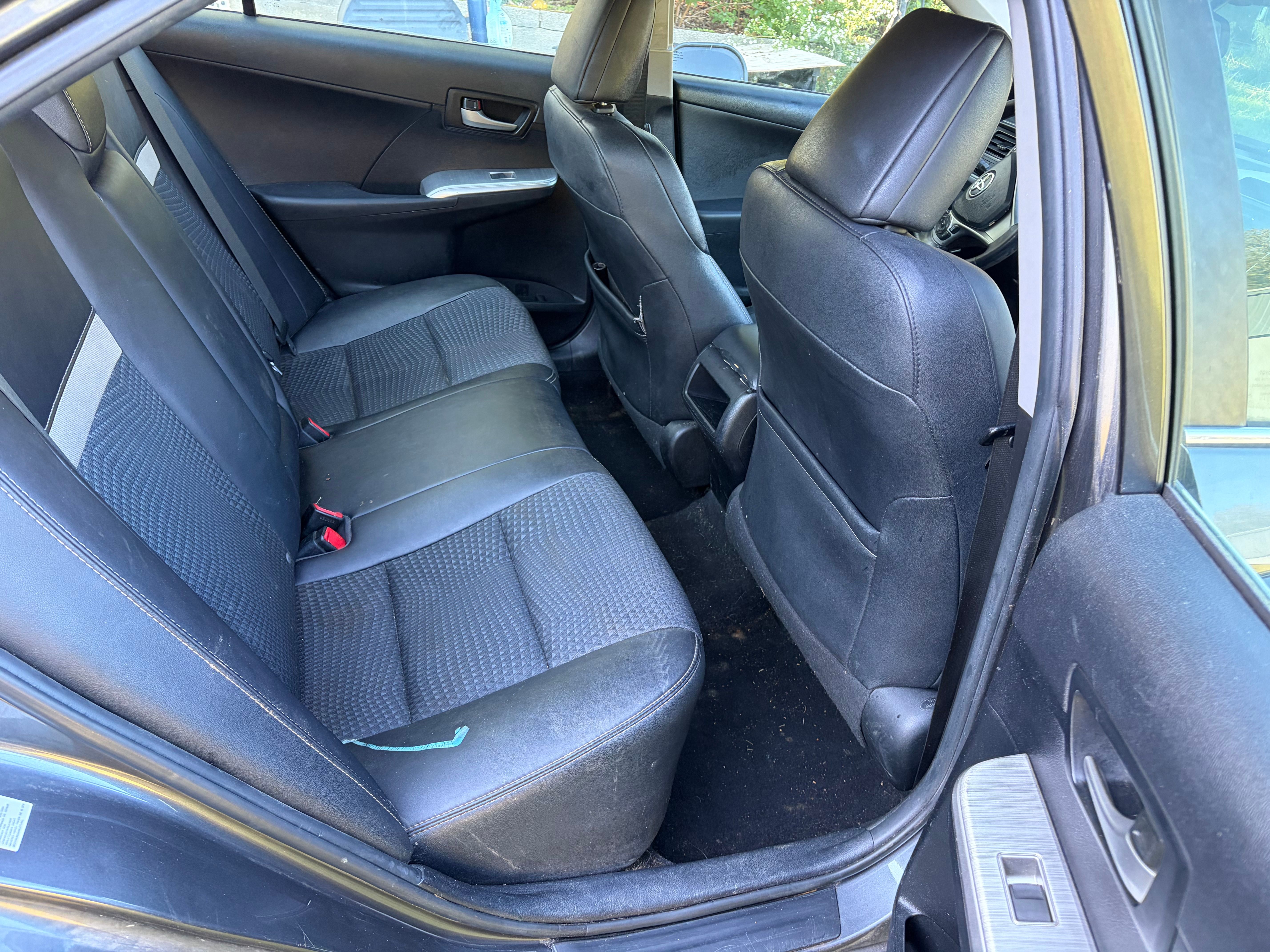Used 2013 Toyota Camry SE FWD image 11
